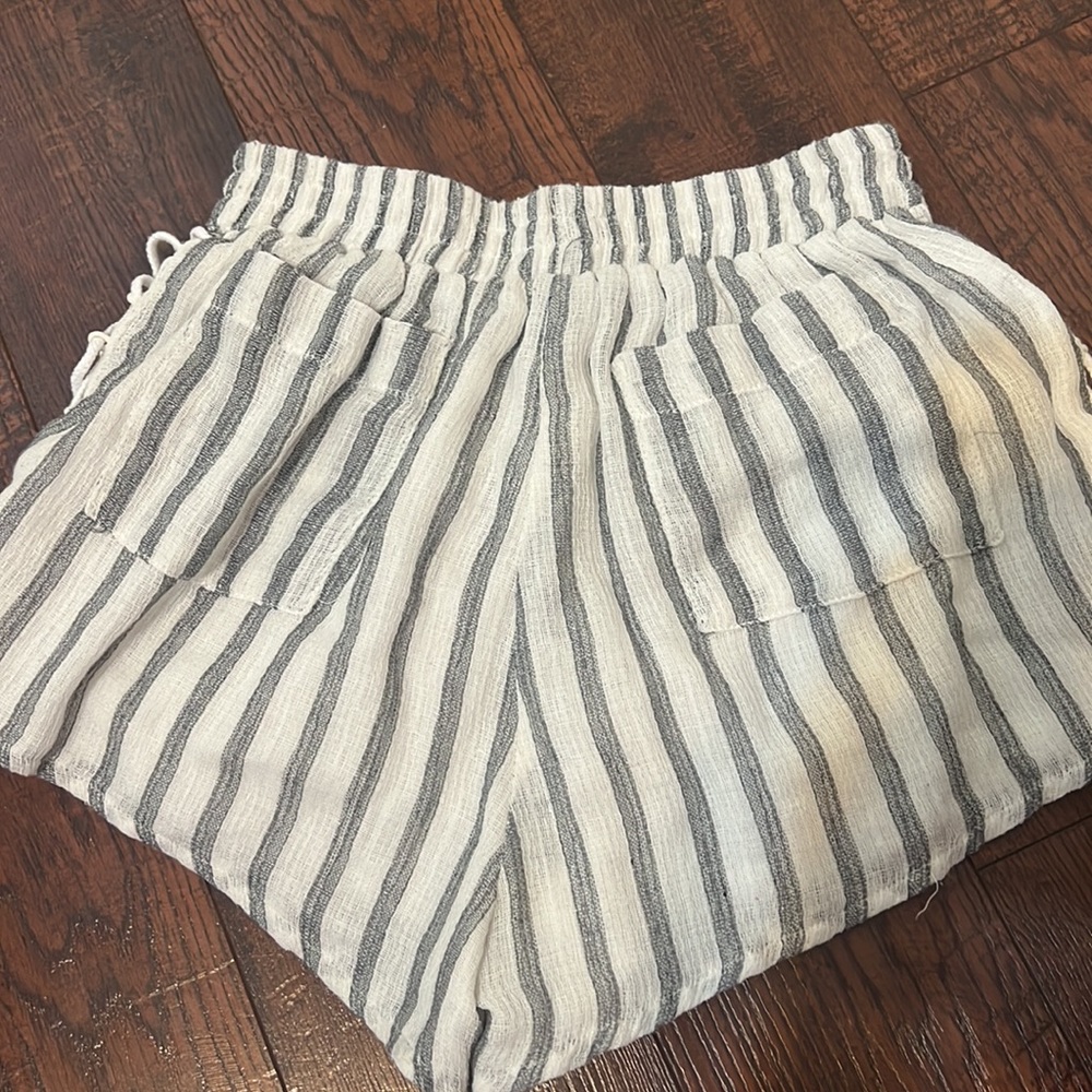 LF shorts - Picture 2 of 3